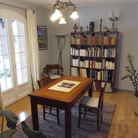 Les Sittelles فندق